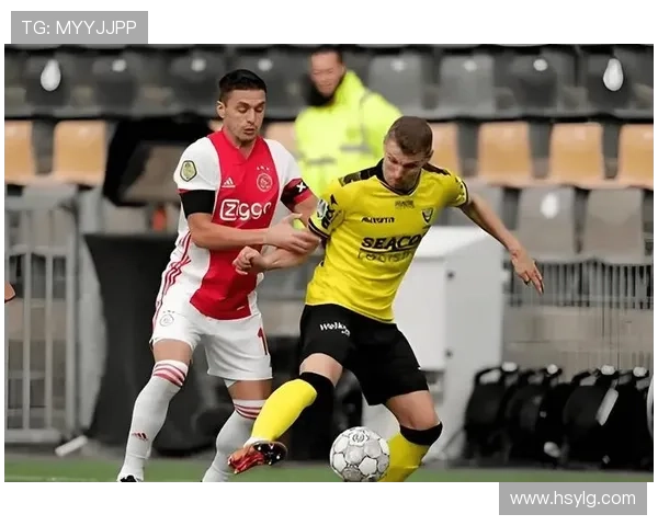 足球明星同框对决精彩纷呈球场上的巅峰对决引发热烈关注与期待