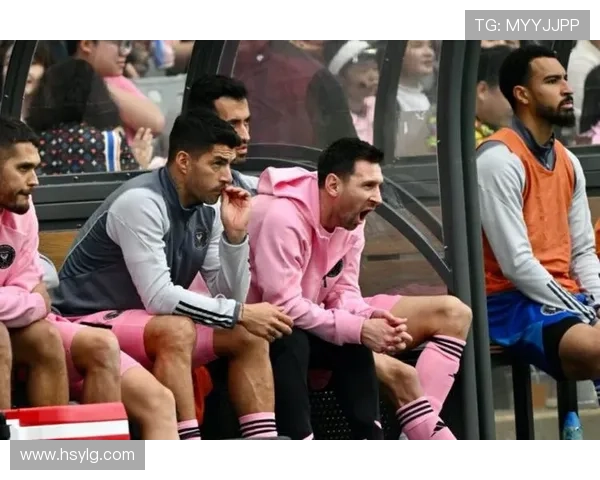 足球明星因肚子疼紧急就医球迷担心其状态影响比赛表现